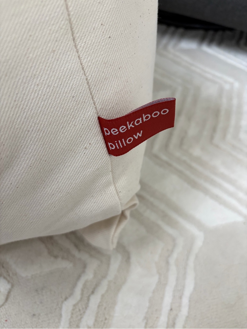 Peekaboo Pillow for babies and nursing moms - Picture 2 of 3